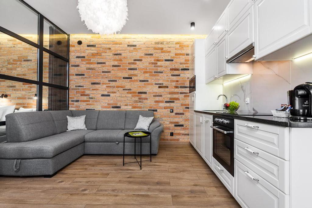 Apartment Elite Stare